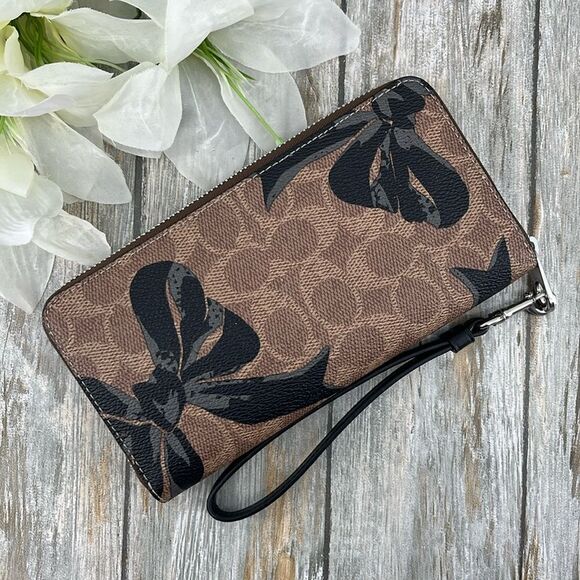 Coach Long Zip Around Wallet In Signature Canvas With Bow Print Bag Purse - Picture 4 of 10